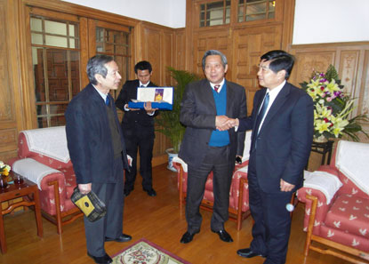 市委秘书长接见协会会长